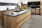 Houten keuken met beton blad